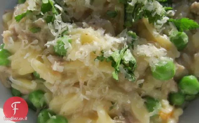 נקניק קל וריזוטו אפונה Orzo