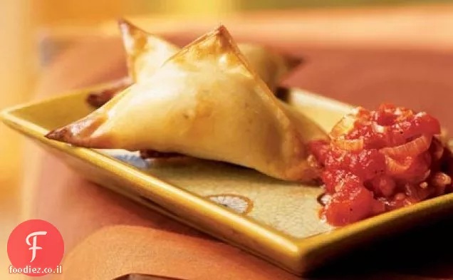 פריך Butternut Wontons עם רוטב עגבניות חריף