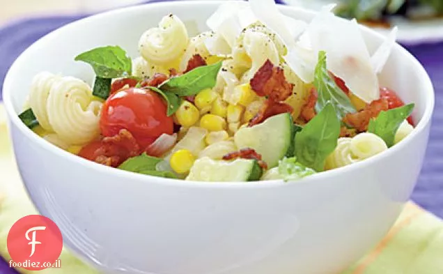 Cavatappi עם בייקון וירקות קיץ