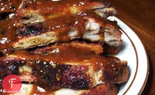 Spareribs מתוק מעושן עם רוטב ושעועית