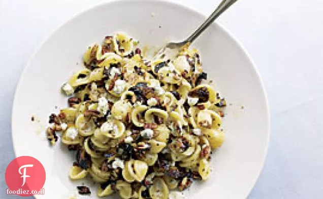 Orecchiette עם כרוב ניצנים, Gorgonzola, וחמאה חומה