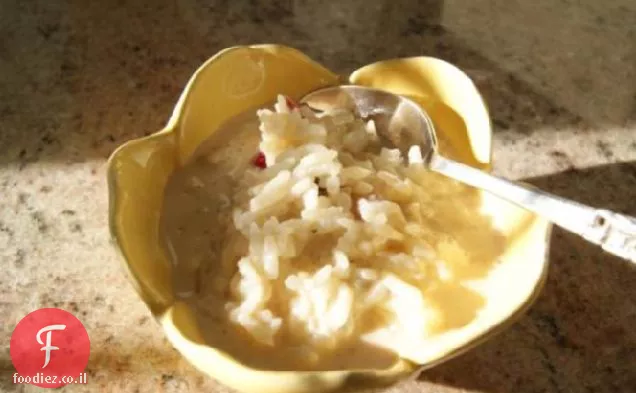 פודינג אורז עם צימוקים וקינמון (Arroz Con Leche)