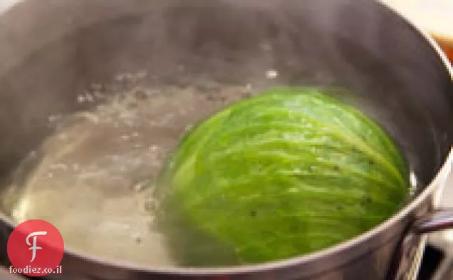 חזיר ממולא כרוב לחמניות