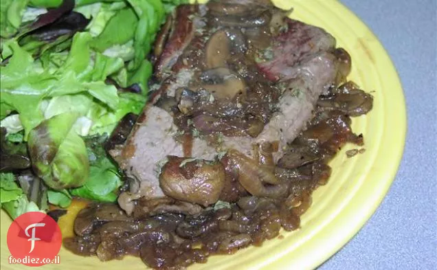 עוף עם רוטב עגבניות ובייקון (Pollo Alla Campagna)