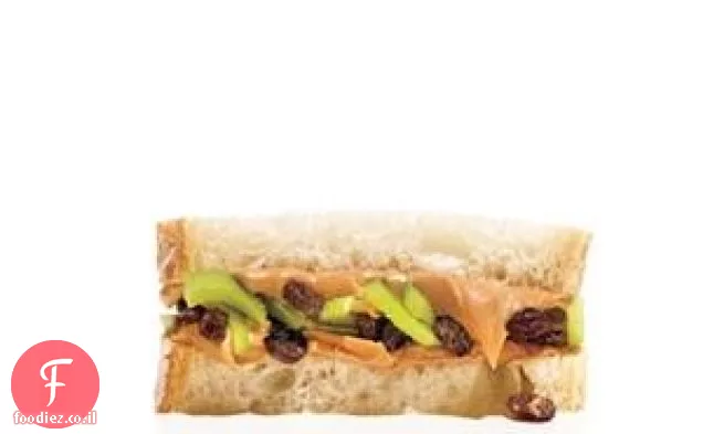 כריך חמאת בוטנים, סלרי וצימוקים