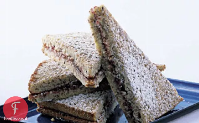 טורט אגוזים עם ריבת פטל