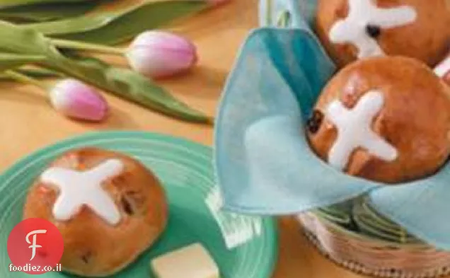 לחמניות צלב חמות מסורתיות