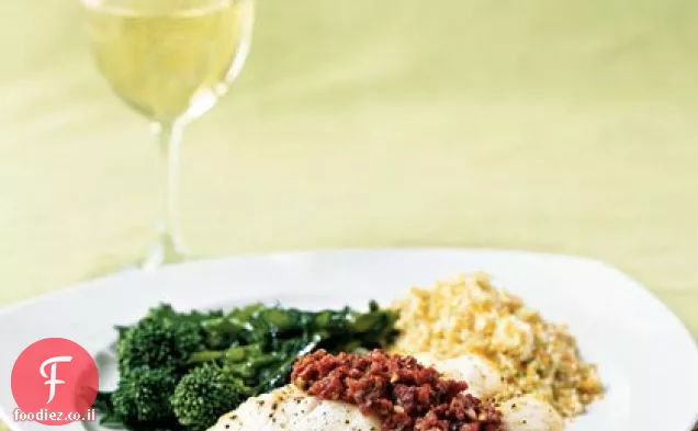 Sablefish עם טפנד עגבניות מיובשות