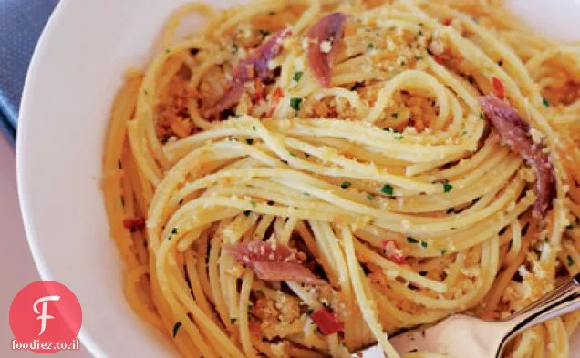 ספגטי עם אנשובי ופירורי לחם (Spaghetti con Acciughe e Mollica)