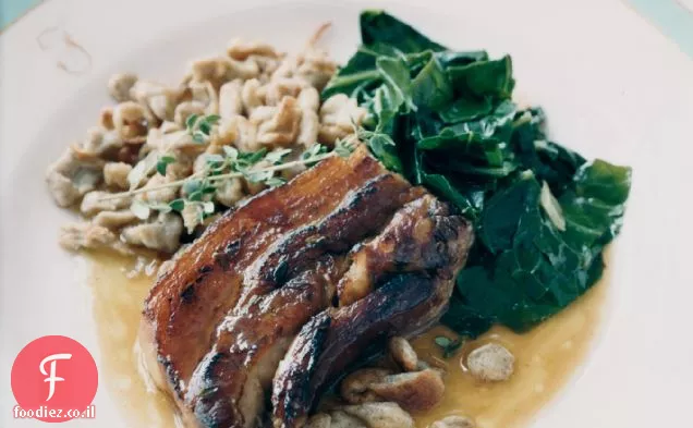 בטן חזיר עם כוסמת Spaetzle ו Collards