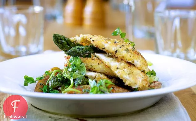 סאטון הו עוף Escalope; העונה החדשה סלט אספרגוס אנגלי