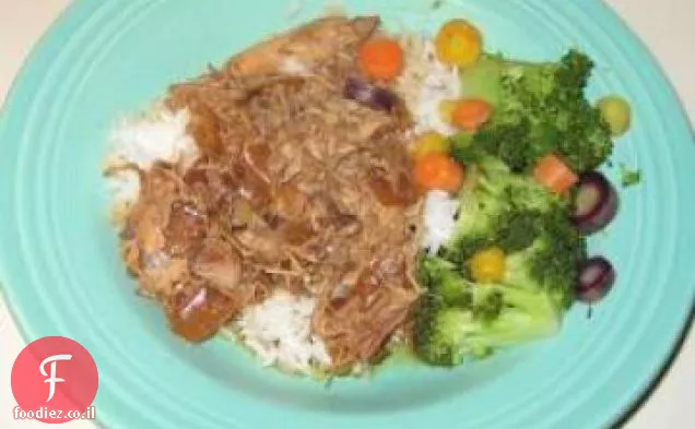 Adobo עוף בסיר קרוק