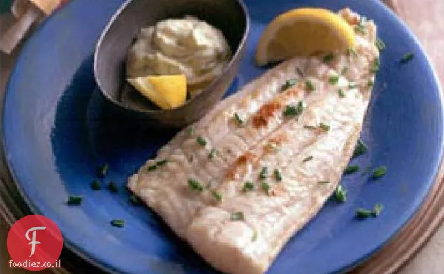 Walleye בגריל עם רוטב טרטר מפולפל