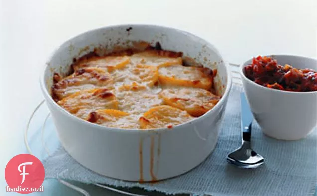 עוגת פולנטה עם גבינה ורוטב עגבניות