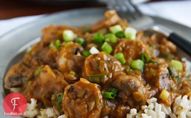 נקניק ופטריות Étouffée
