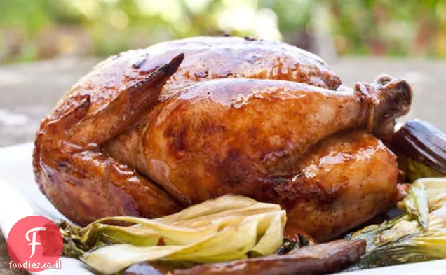 עוף אסייתי Rotisserie עם קרמל בוק צ'וי וחציל