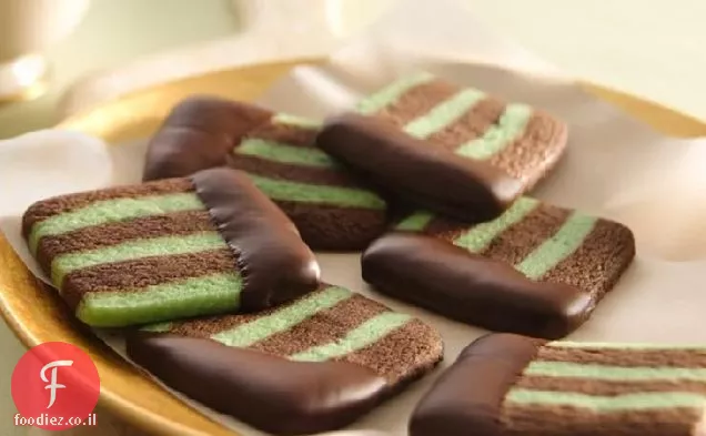 פרוסות עוגיות שכבות שוקולד-מנטה