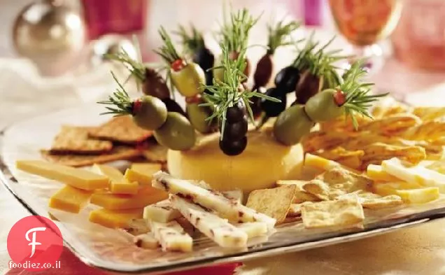 מגש גבינות עם שיפודי זית רוזמרין