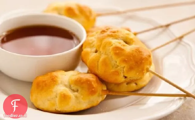 Pig-in-a-Pencake Pops