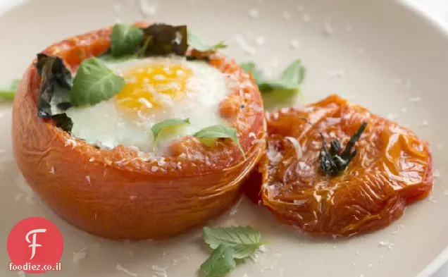 עגבניות אפויות עם ביצים