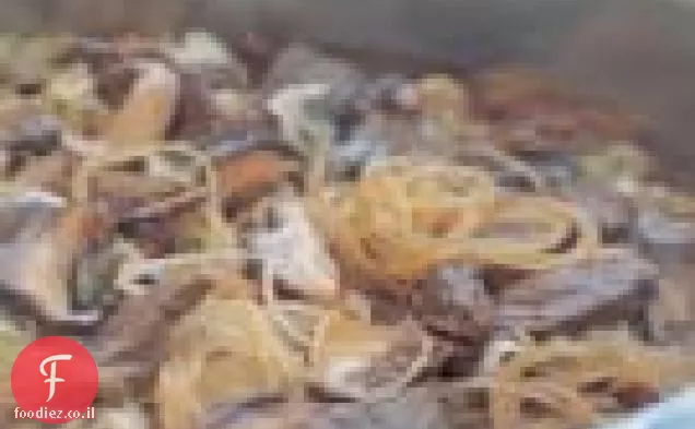 Sukiyaki בשר עם אטריות