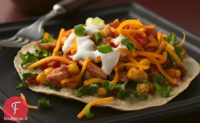 Tostadas עוף ותירס גרוסים