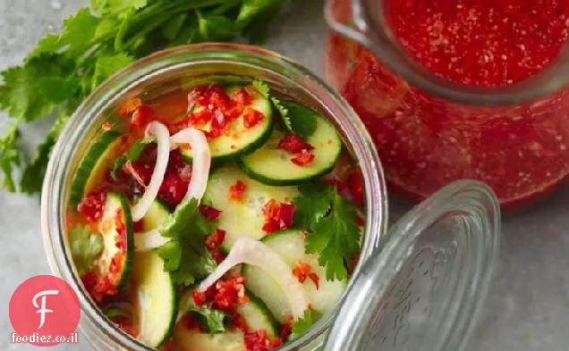 חמוצים טריים למקרר Sriracha