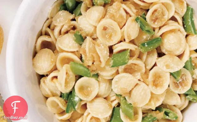 Orecchiette עם בצל קרמל, אפונה הצמד סוכר, ריקוט