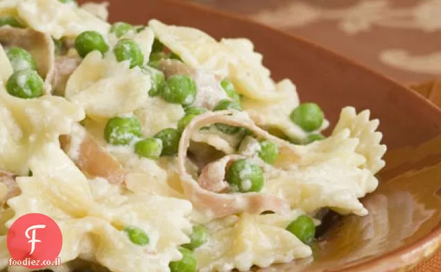 Farfalle עם פרושוטו ואפונה ירוקה