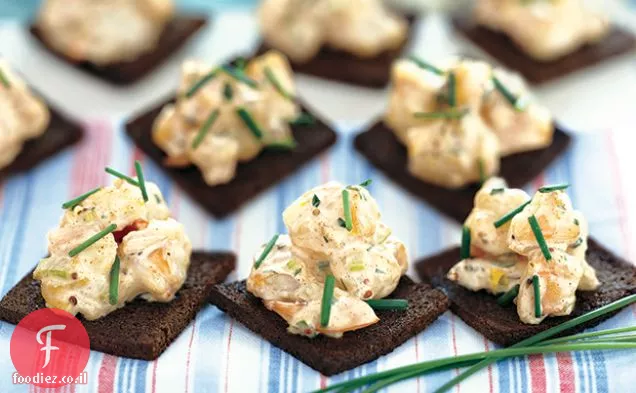 Rémoulade שרימפס חריף על טוסט עם חמאה מולסה