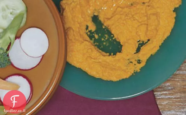 מטבל גזר ג'ינג'ר עם Crudites