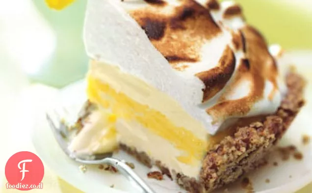 עוגת גלידה עם מרנג לימון בקרום פקאן קלוי