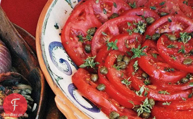 סלט עגבניות עם שיילו ויניגרט, צלפים ובזיליקום
