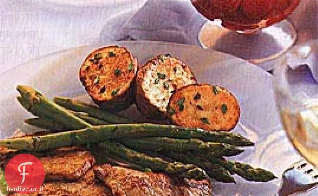 Scaloppine עגל עם קולי אפונה האביב ואספרגוס