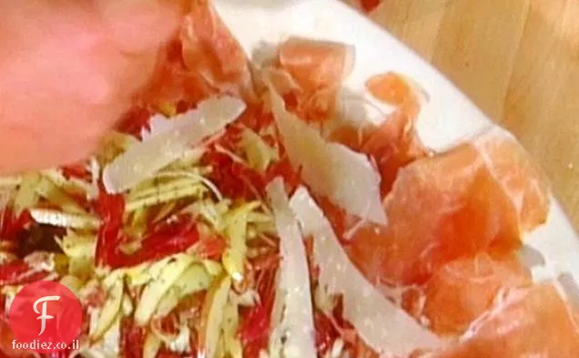 פרושוטו די פארמה קון אינסלאטה די מלה פרמיג'אנו (פרושוטו עם סלט תפוחים)