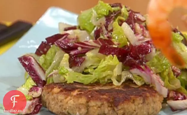 המבורגרים סלמון עם סלט קיסר