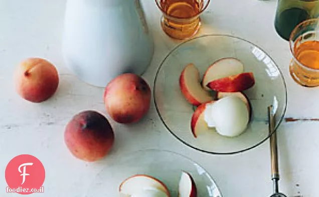 סורבה יין קרח עם אפרסקים לבנים