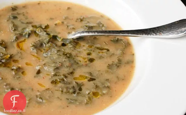 טבעוני: כרובית חרוכה מעושנת ומרק תפוחי אדמה עם כרוב