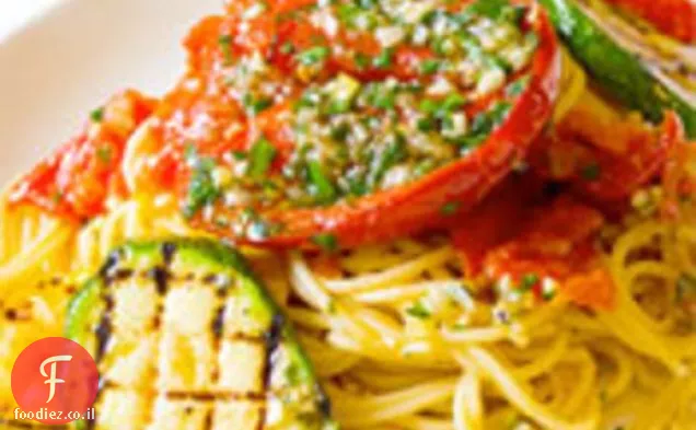 לאכול בשמונה דולרים: ספגטי All ' Aglio E Olio עם ירקות קיץ במרינדה