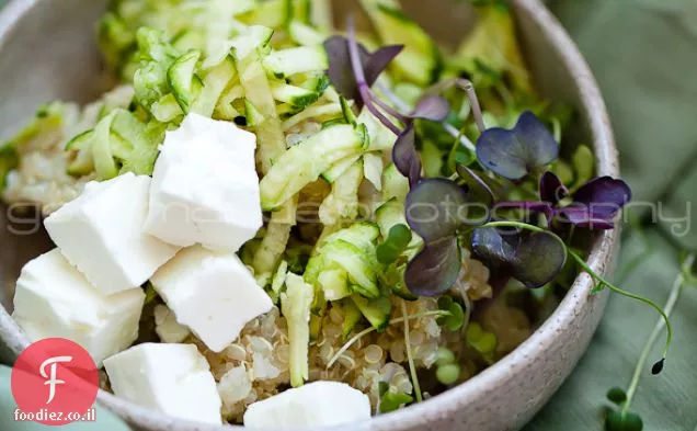 סלט קינואה זוקיני עם microgreens / ירקות רכים
