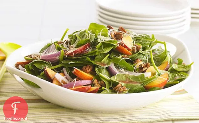סלט תרד טרי בקיץ