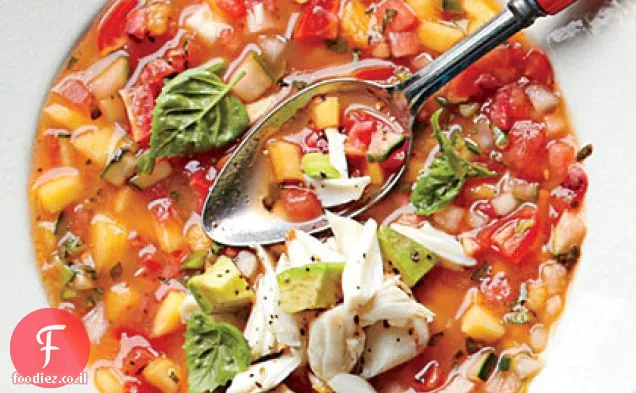 קיץ Gazpacho עם סלט הודו המערבית אבוקדו