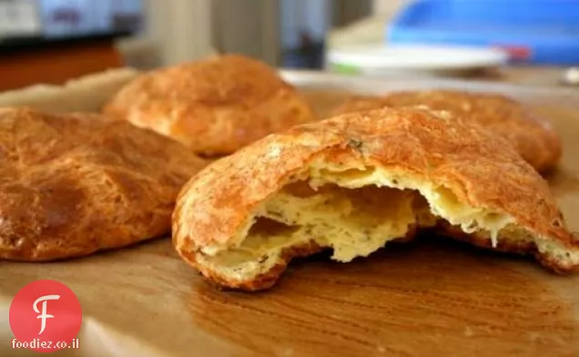 בראנץ ' יום ראשון: Gougères ענק