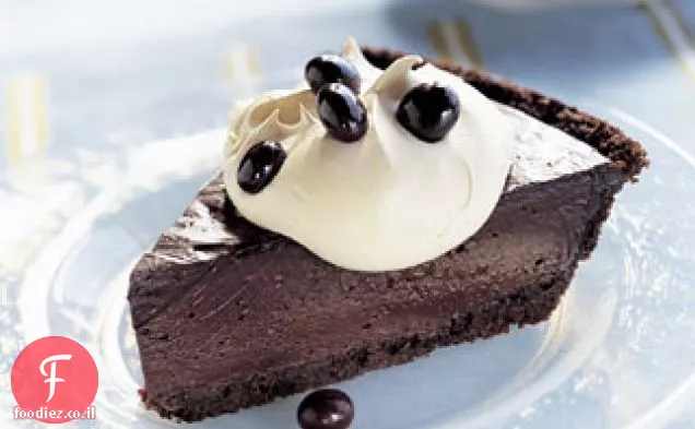 עוגת פודינג משולשת שוקולד עם קרם קפוצ'ינו