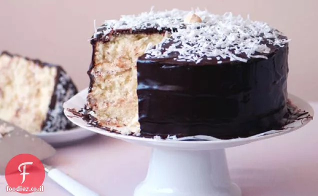 עוגת שכבת קוקוס עם זיגוג שוקולד