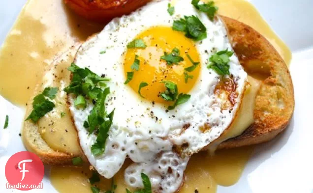 Welsh Rarebit עם עגבניות קלויות