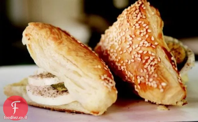 מבשלים את הספר: Bourekas גבינה