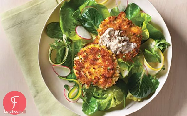 עוגות סרטנים עם Rémoulade פיקנטי