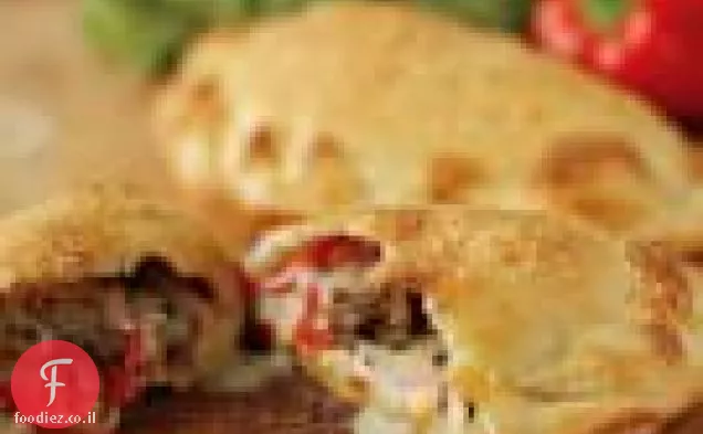 Calzones נקניק ופלפל אדום