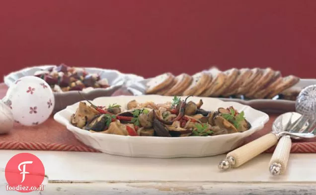 פטריות ב Escabeche עם פלפלים אדומים ו Chiles De Árbol